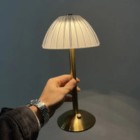 Pilz-LED-Tischleuchte – Ausgewähltes Lichtdesign