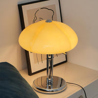 Pilz Tischleuchte – Bauhaus-Stil