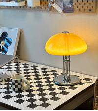 Pilz Tischleuchte – Bauhaus-Stil