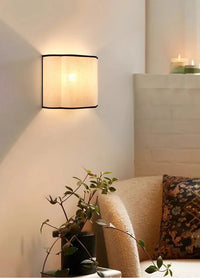 French LED-Wandleuchte – Stoffschirm