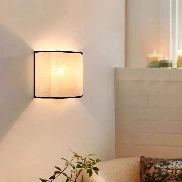 French LED-Wandleuchte – Stoffschirm