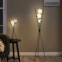 LunaArc LED-Tischleuchte – Dimmbar