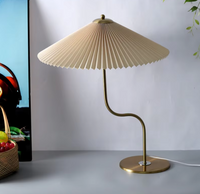 HaloShade LED-Tischleuchte – USB-Anschluss