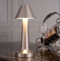 LuxeTable LED-Tischleuchte – Wiederaufladbar