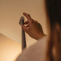 LED-Tischleuchte – Wiederaufladbar
